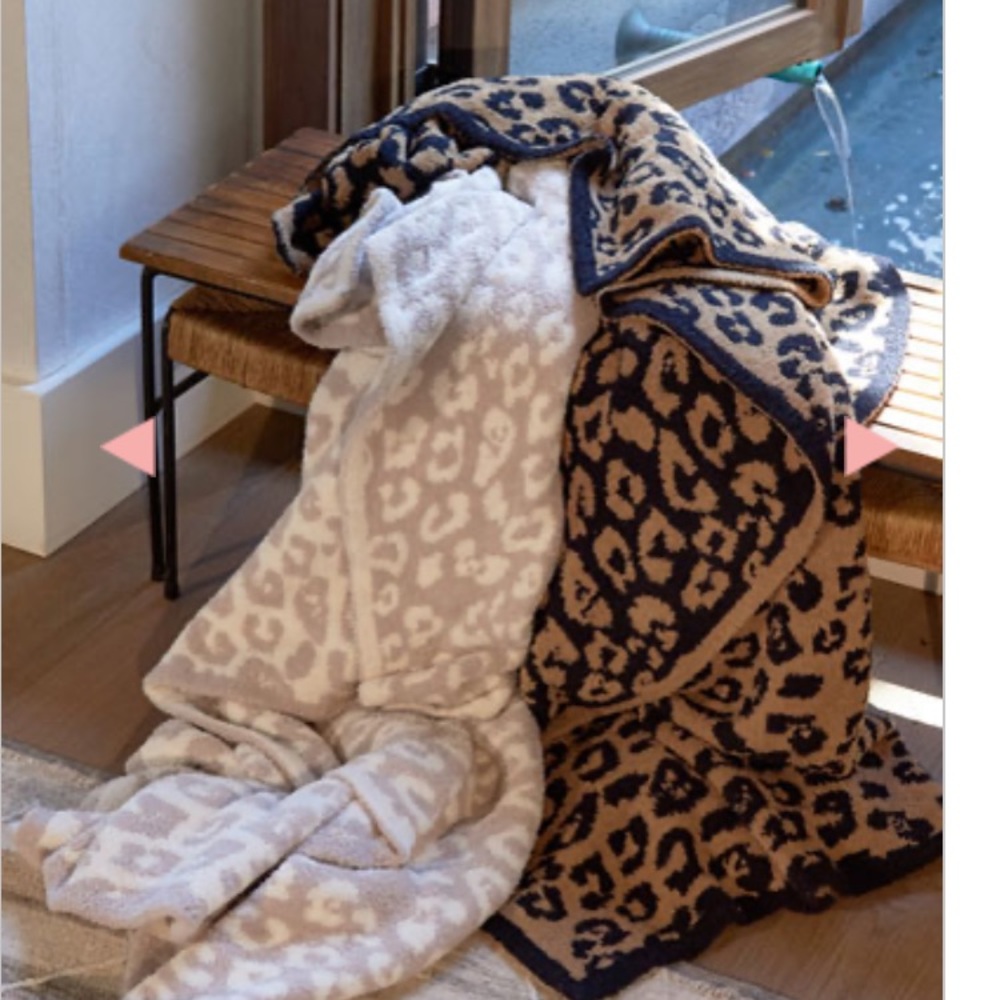 Barefoot Dreams In the Wild Throw